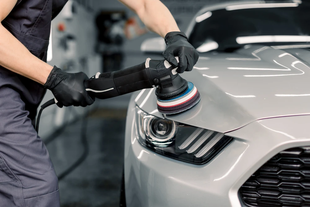 Concept de détail et de polissage de la voiture