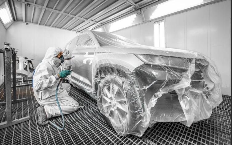 Peinture automobile : une finition parfaite pour votre carrosserie